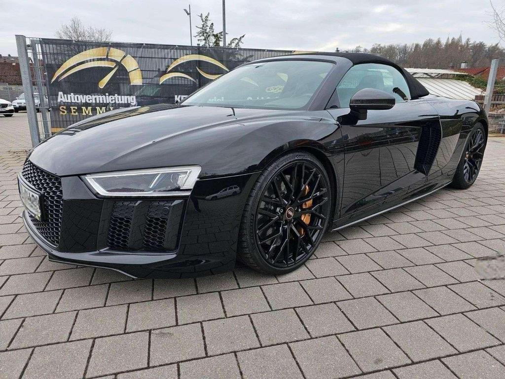 Audi R8