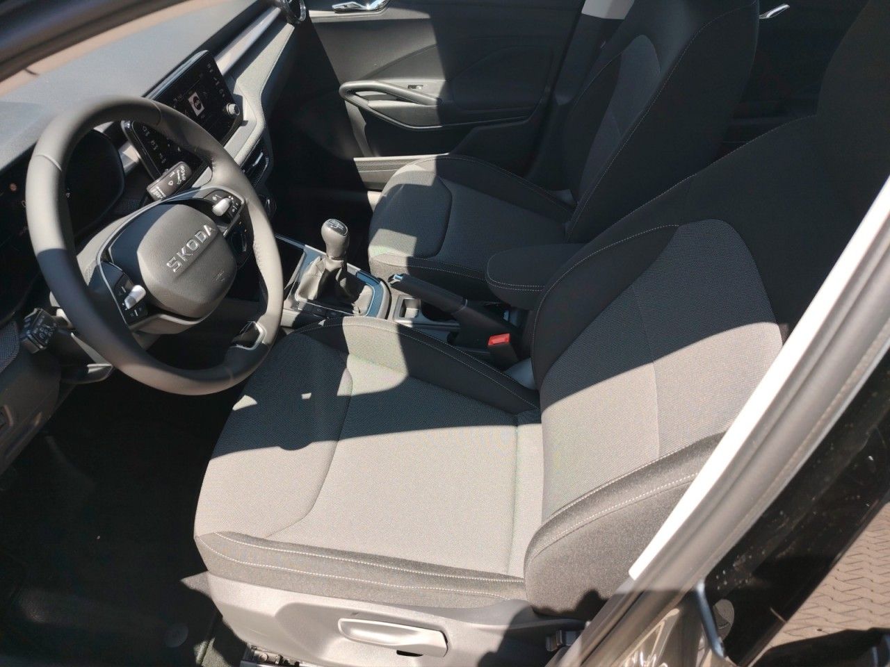 Fahrzeugabbildung SKODA Fabia 1.0 MPI Kamera,LED,Smart-Link