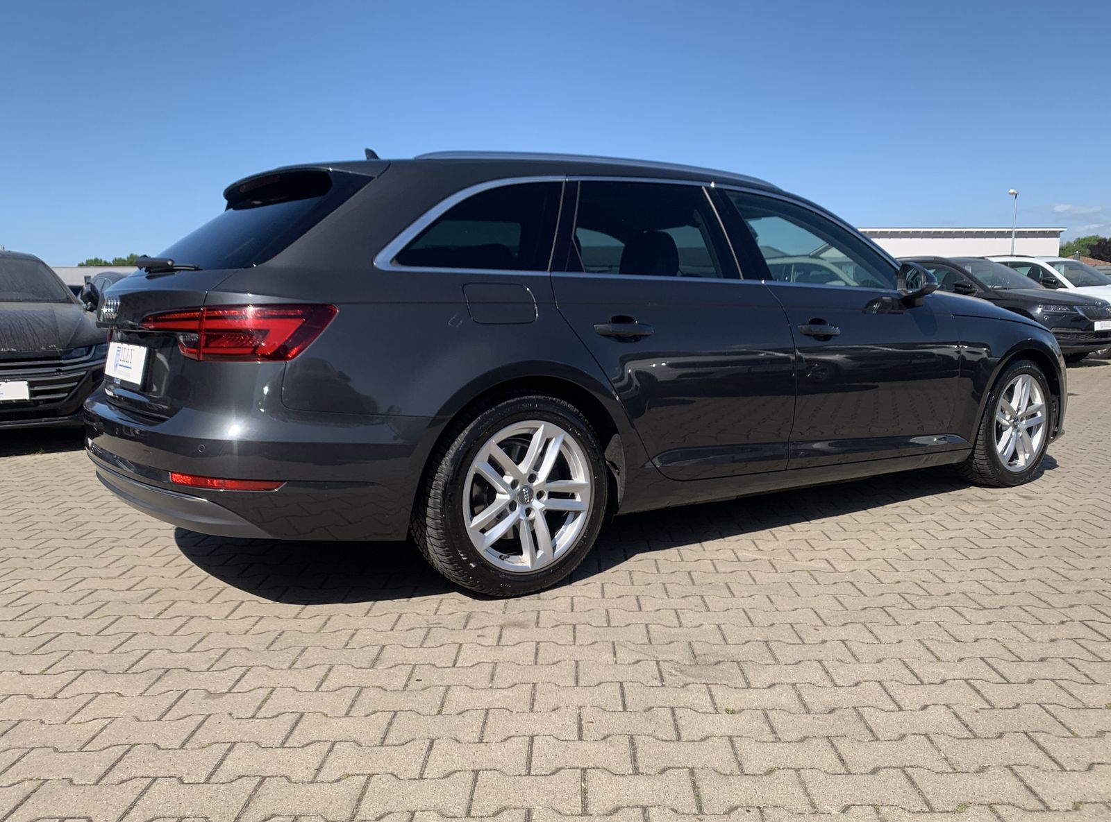 Fahrzeugabbildung Audi A4 2.0 TDI*Sport*Matrix*STHZ*Digital*Memory*Lane