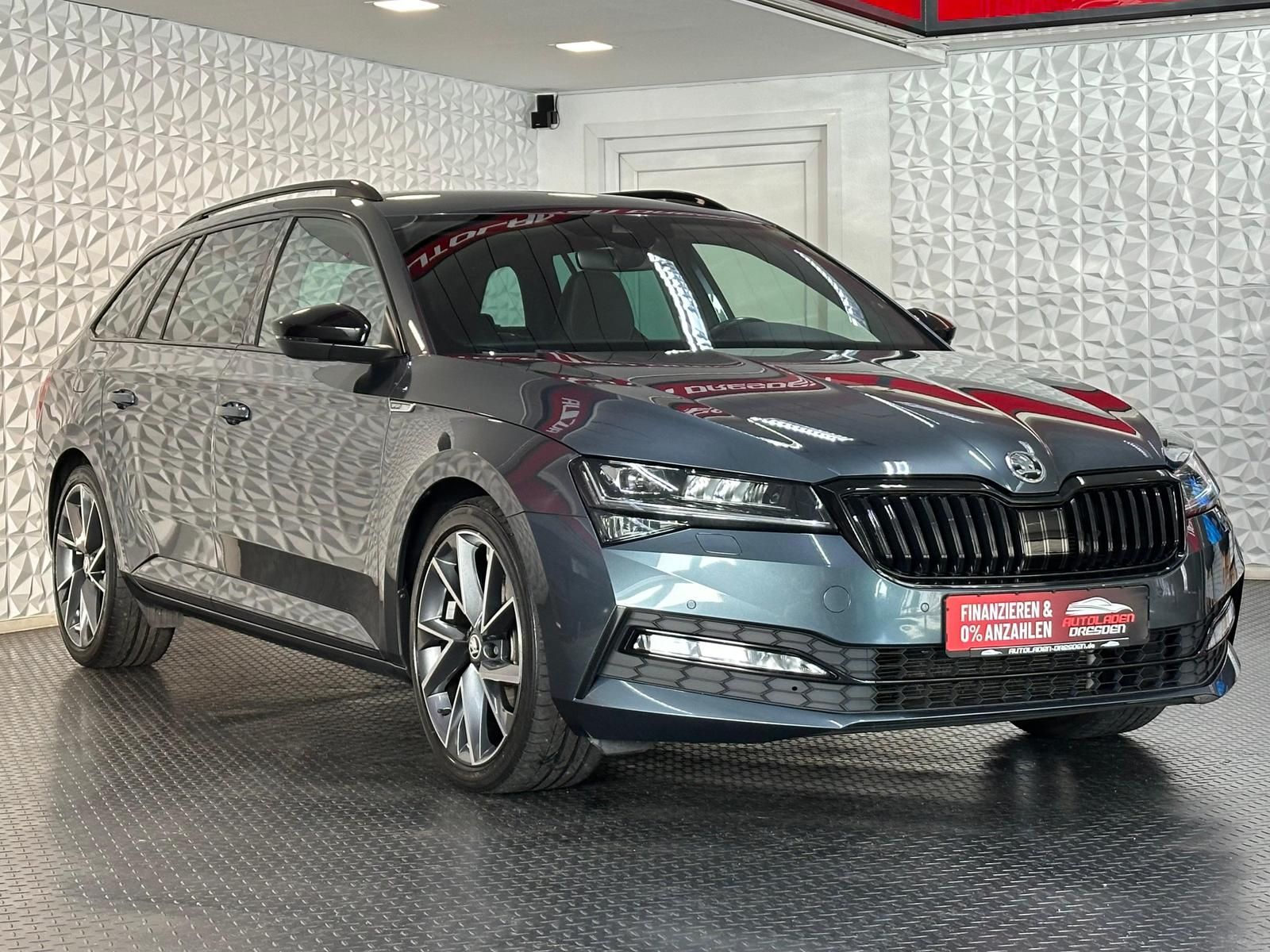 SKODA Superb 2.0TDI SPORTLINE *LED#TEMPO#AHK#PDC#SHZ - Image 2