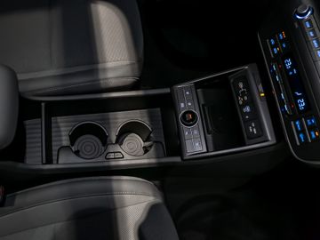 Hyundai Kona 1.6 Select 2WD Autobahnassistent Kamera