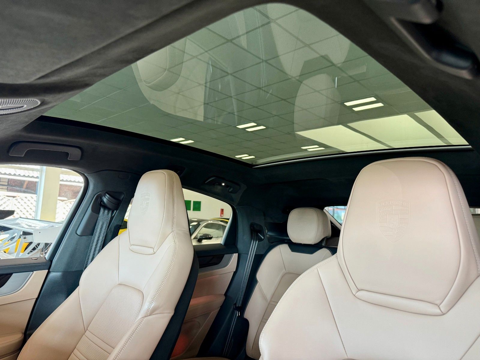 Fahrzeugabbildung Porsche Cayenne Coupe SportDesign/Burmester/HeadUp/ACC