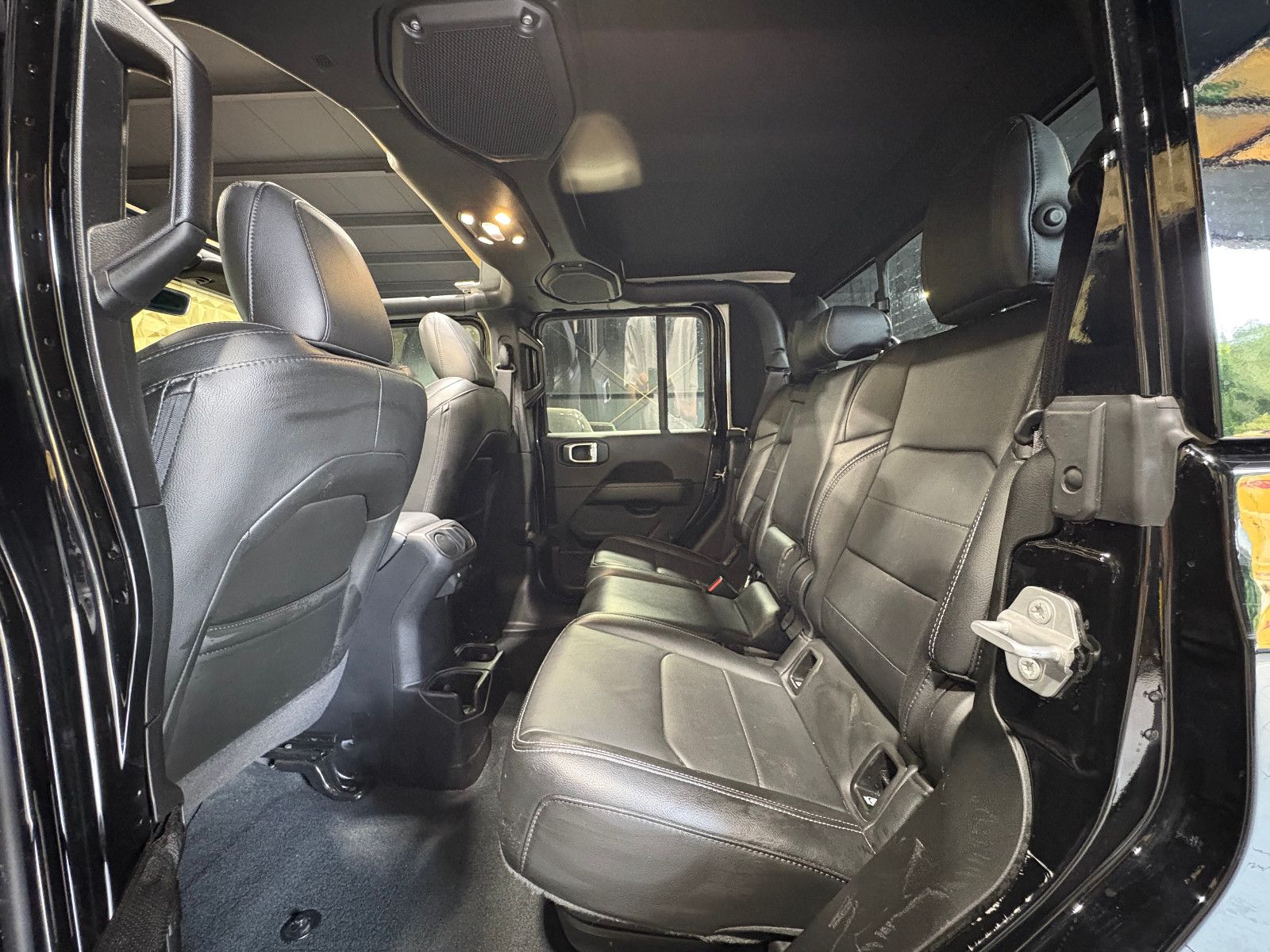 Fahrzeugabbildung Jeep Gladiator Overland 4WD/KAMERA/NAVI/4X4/PANO