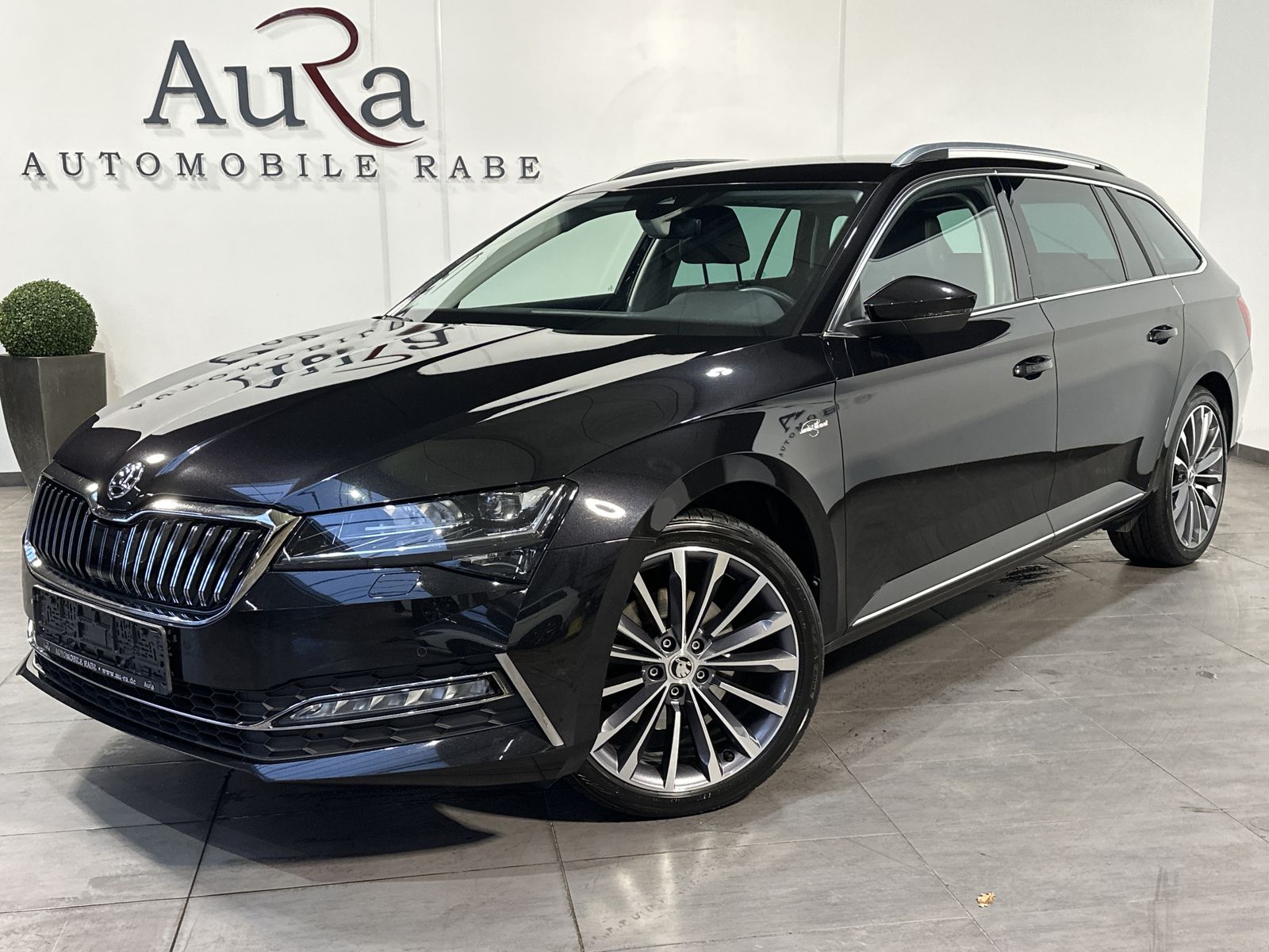 Fahrzeugabbildung SKODA Superb Combi 2.0 TDI DSG L&K NAV+LED+AHK+19ZOLL