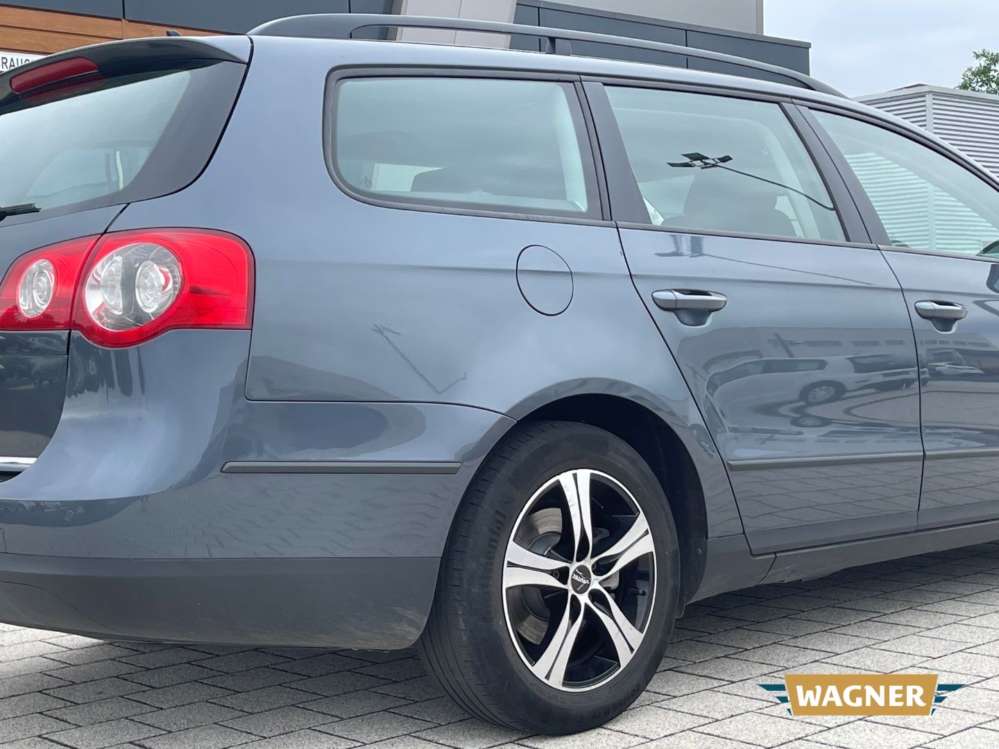 Fahrzeugabbildung Volkswagen Passat Variant Trendline Sitzheizung TÜV 03/2028