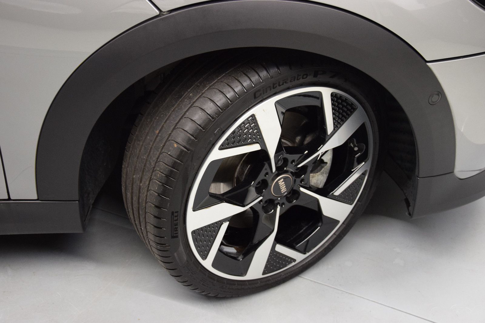 Fahrzeugabbildung MINI CooperCOOPER Mini 3-trg. Favoured Trim HUD Leder