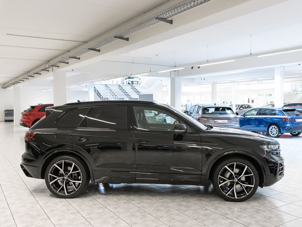 Volkswagen Touareg 3.0 TDI 4Motion R line Head Up Pano 22'' foto 5