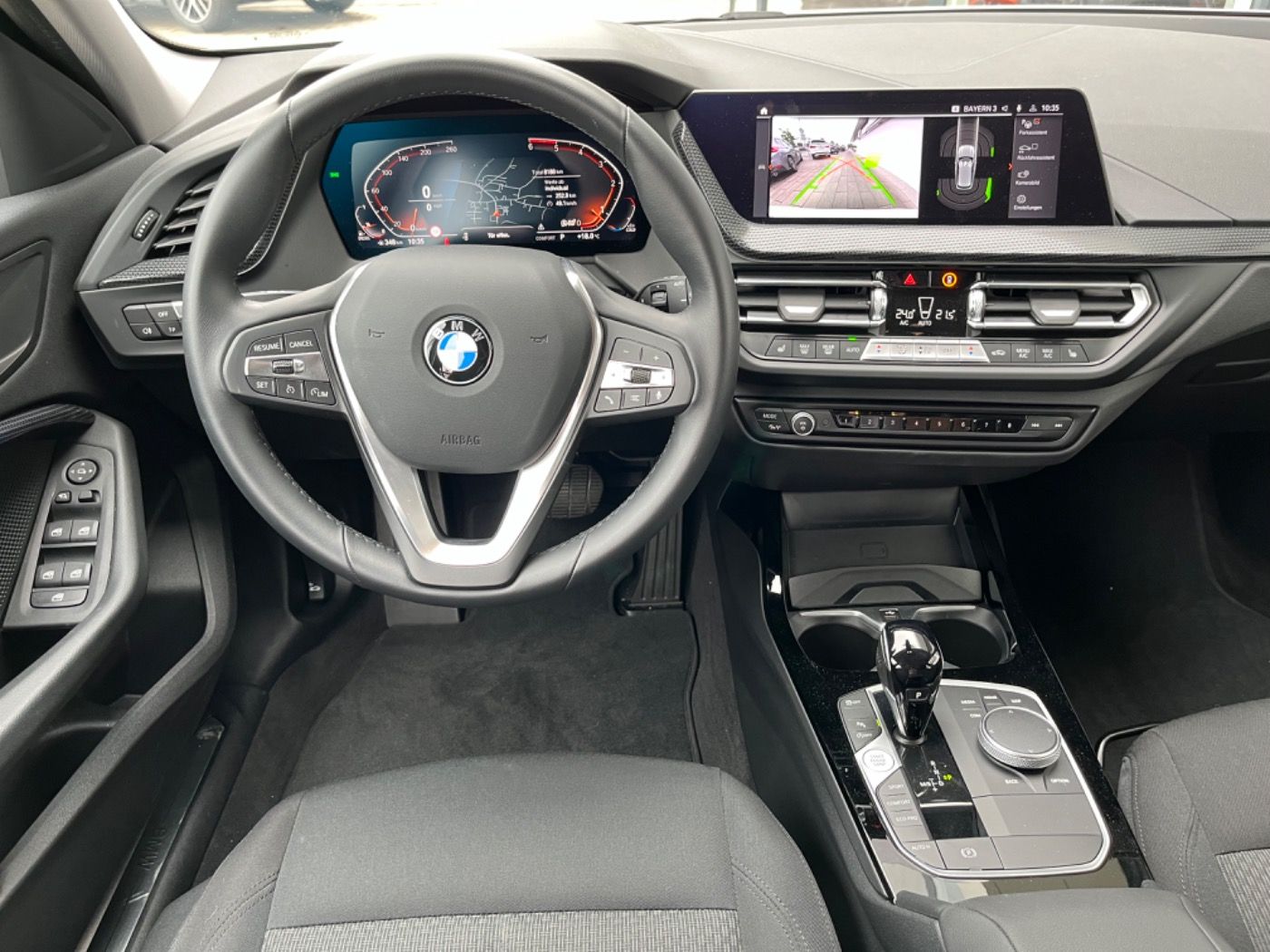 Fahrzeugabbildung BMW 118d Aut. Advantage DrivAssi/ParkAssi/AdaptLED