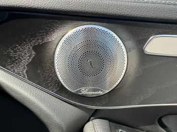 Mercedes-Benz GLC 300 4Matic AMG+AHK+LED+Navi+MBUX