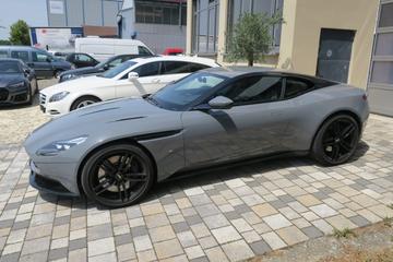 2016 Aston Martin DB11 — фото 5