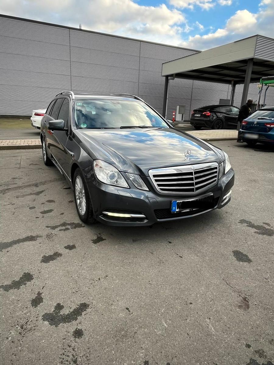 Mercedes-Benz  2012 — engine 136 HP (100kW)