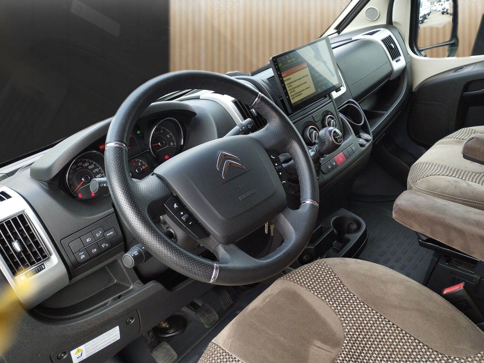 Fahrzeugabbildung Pössl Roadcruiser XL 165 PS AHK,Markise,Navi,Kamera