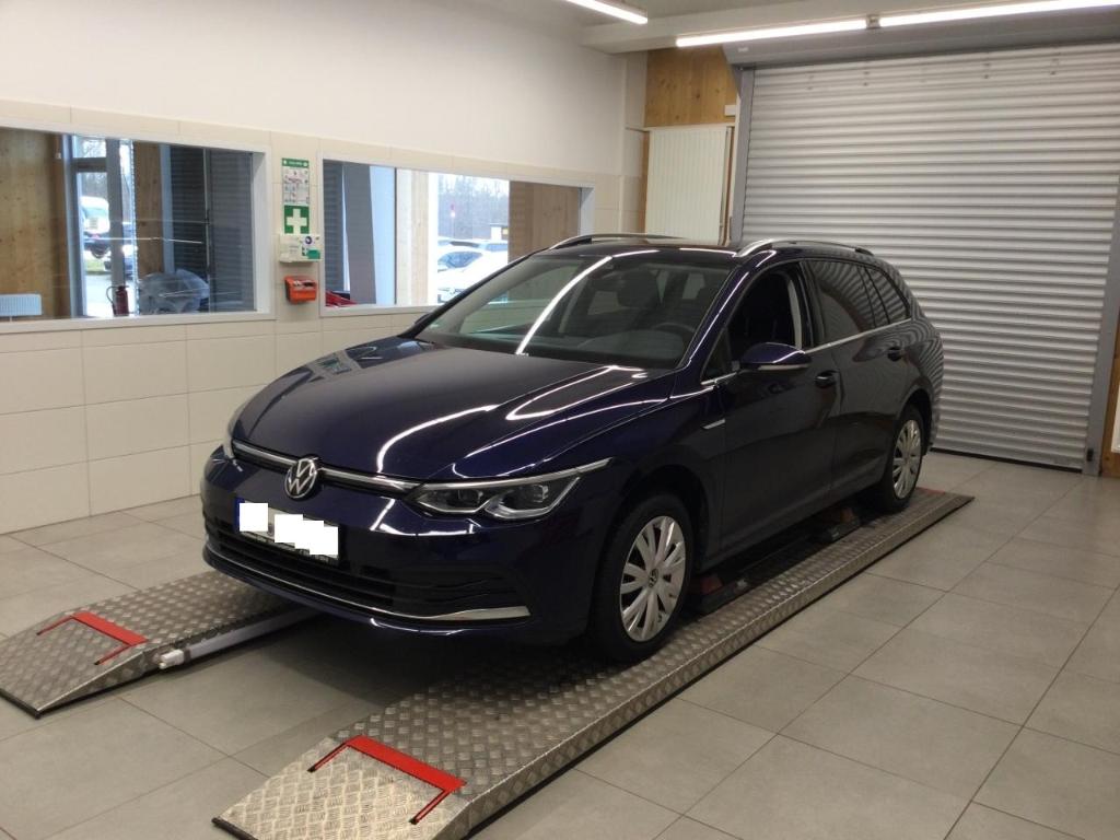 Volkswagen Golf STYLE AHK NAVI ACC PANNO 17'' ALU LED PLUS