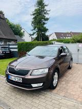 Skoda Octavia 1.6 TDI Ambition Ambition - Skoda Octavia mit Diesel-Antrieb: Limousine, 1.6