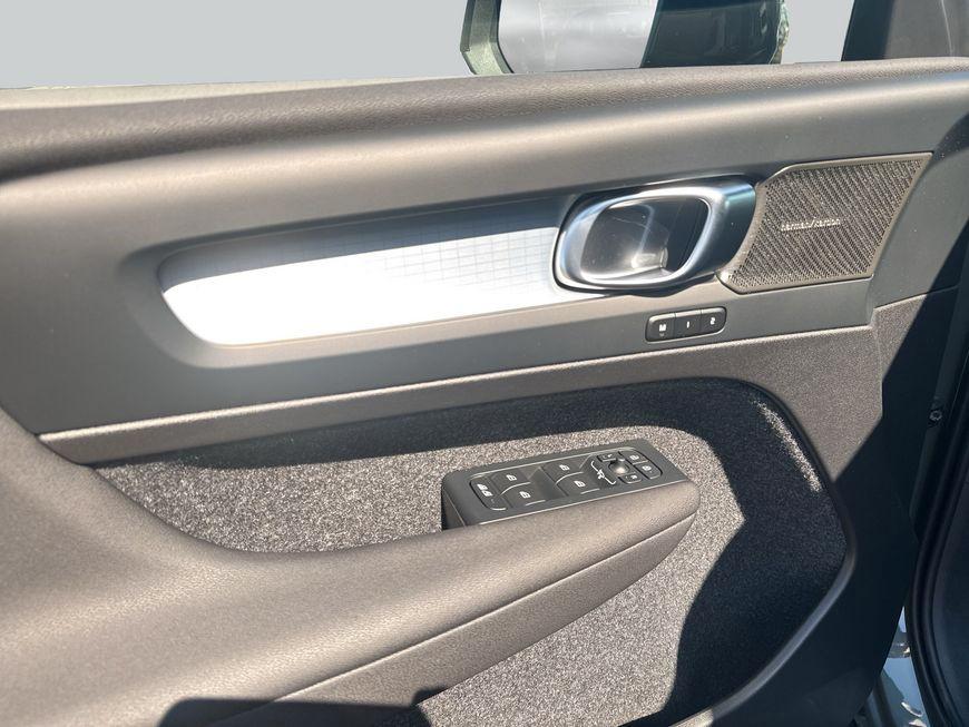 Volvo XC40 B3 B DKG Plus Dark 120 kW, 5-türig