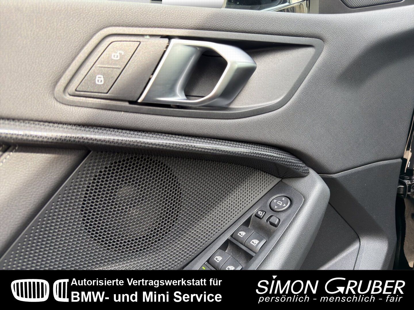 Fahrzeugabbildung BMW 118i Sport Line Shadow Line Navi Kamera Hifi LED