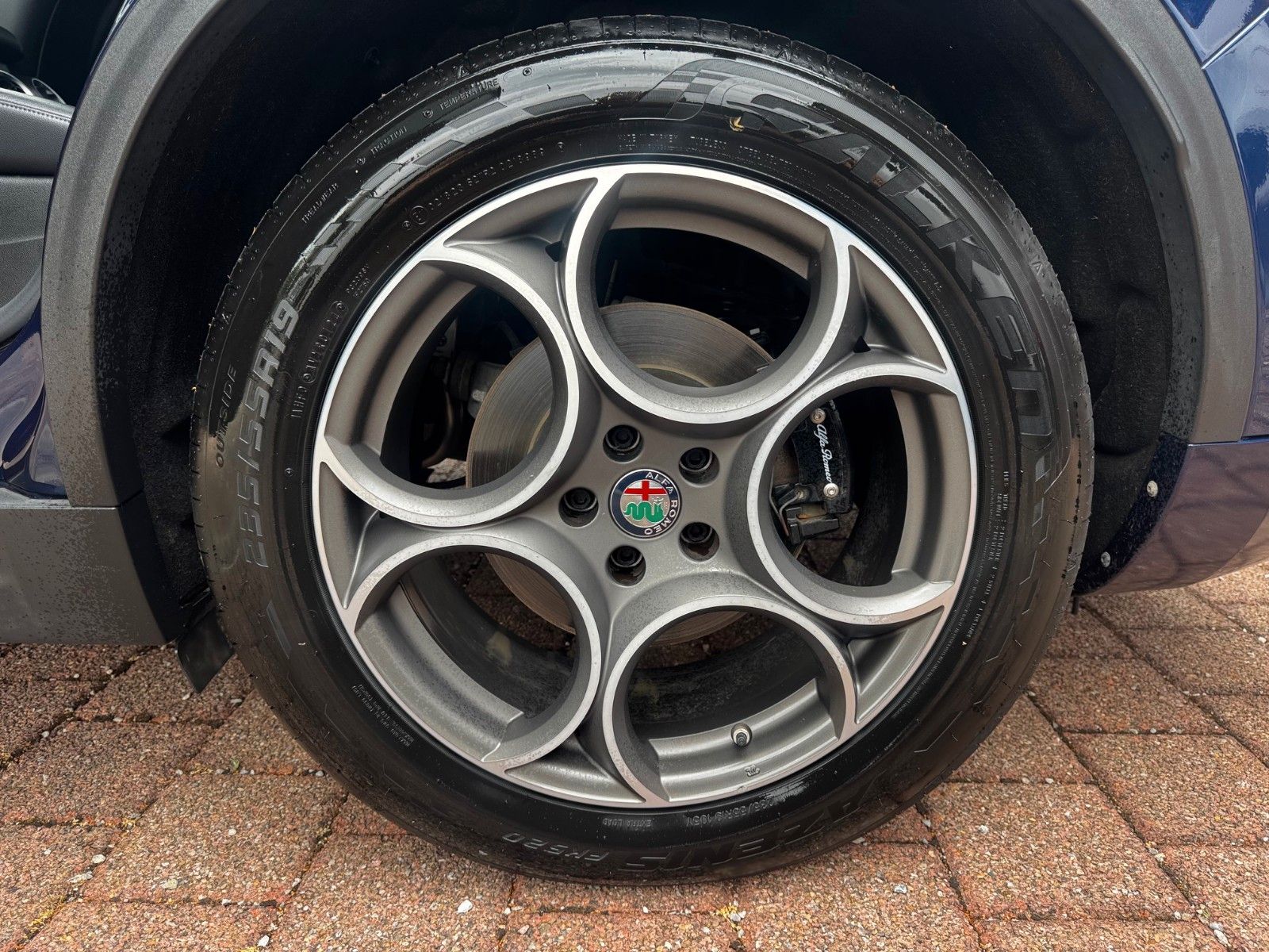 Fahrzeugabbildung Alfa Romeo Stelvio Super Q4 280PS AHK MEMORY NAVI SITZHEIZ.
