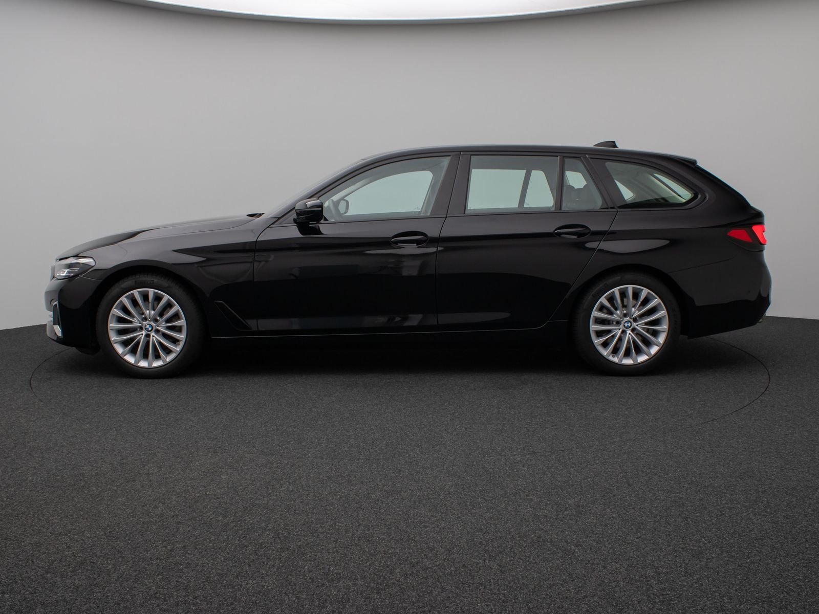 Fahrzeugabbildung BMW 520d Luxury Line Kamera DAB H/K DisplKey Alarm