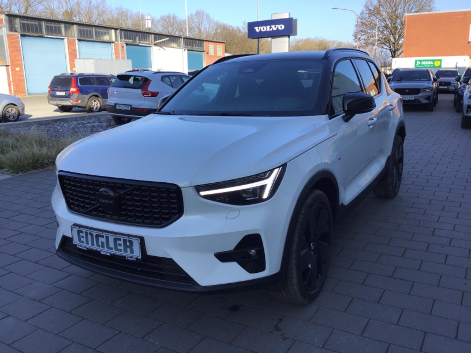 Volvo XC40 Plus Black Edition 2WD