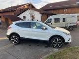 Nissan Qashqai 1.6 Tekna+/4x4/1.H/PANO/LEDE/SHZ/8F/BOSE - Nissan Qashqai mit Diesel-Antrieb: Allradantrieb, 1.6