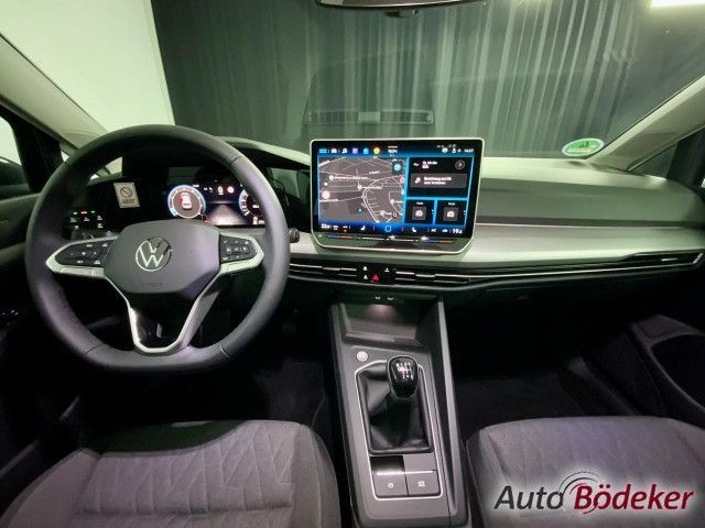Volkswagen Golf VIII 1.5 TSI Life 6-Gang Bluetooth Navi LED