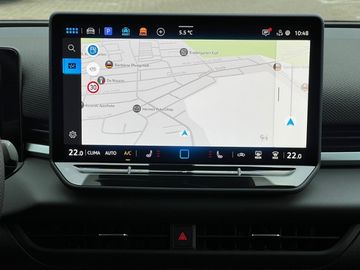 Volkswagen T-Roc   R-Line 1.5 l eTSI 150 PS 7-Gang-DSG