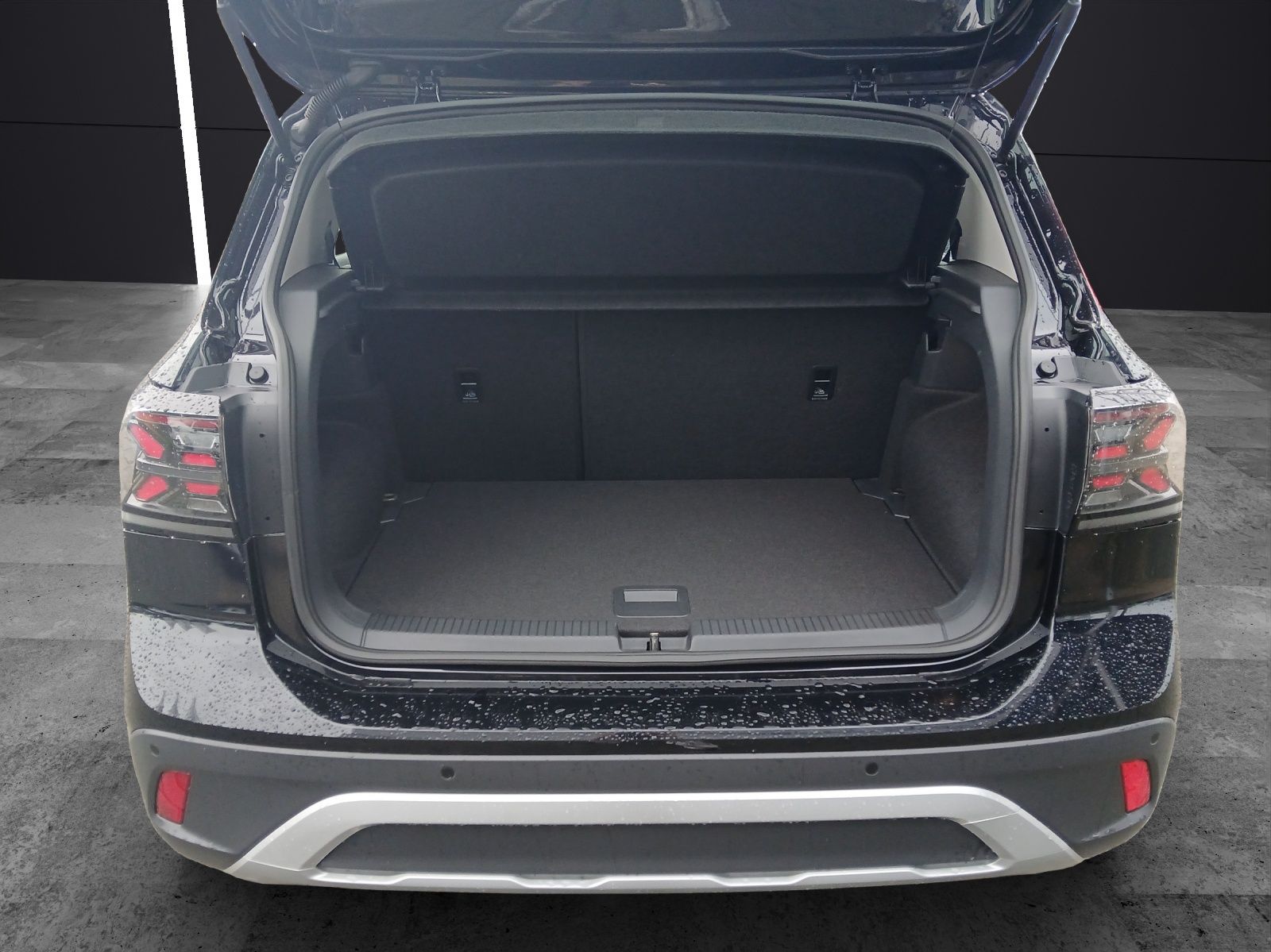 Fahrzeugabbildung Volkswagen T-Cross TSI Life Matrix AID ACC PDC SH