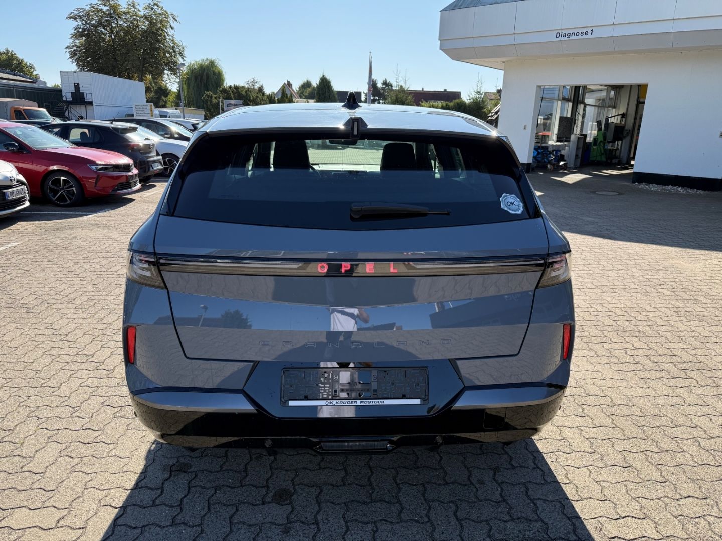 Fahrzeugabbildung Opel Grandland 1.6 Plug-in-Hybrid mit AHK+Allwetter