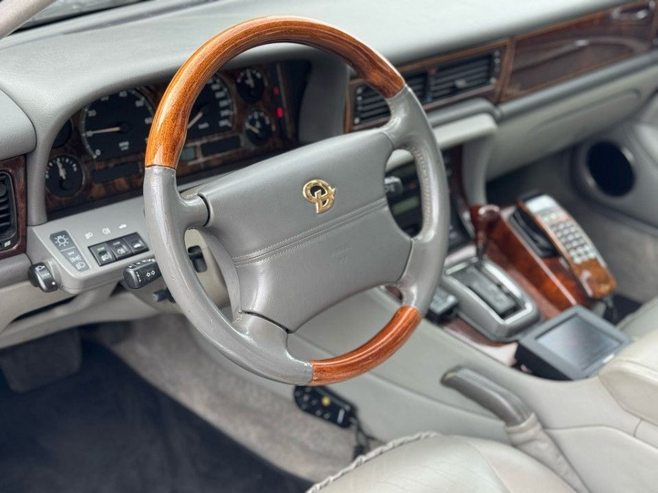 Fahrzeugabbildung Jaguar Daimler X300 Double Six Lang (LWB) fast H Zul.