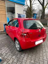 Toyota Yaris  Sehr gepflegt, zuverlässig,... - Toyota Yaris mit Benzin-Antrieb: Sportwagen