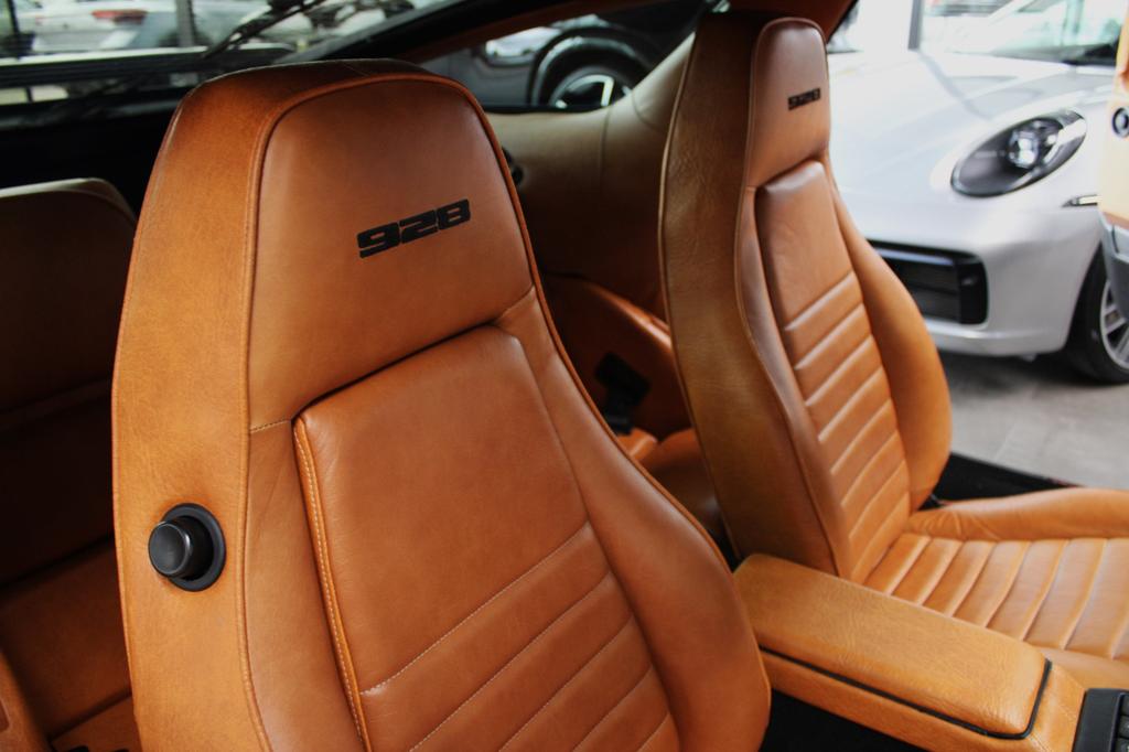 Porsche 928