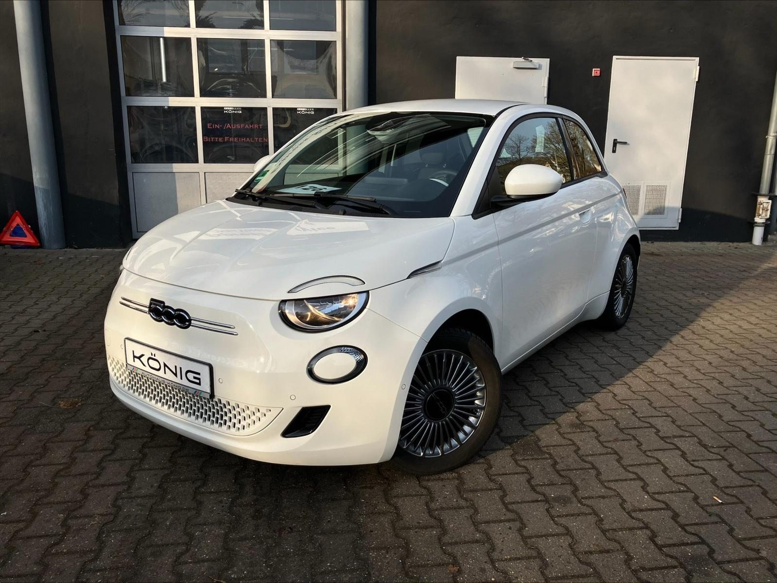 Fiat 500e 320km Reichweite Carplay 1. Hand