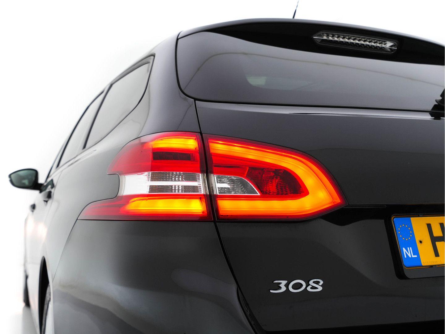 Peugeot 308 2015 — photo 29