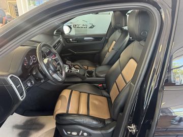 Porsche Cayenne - 9