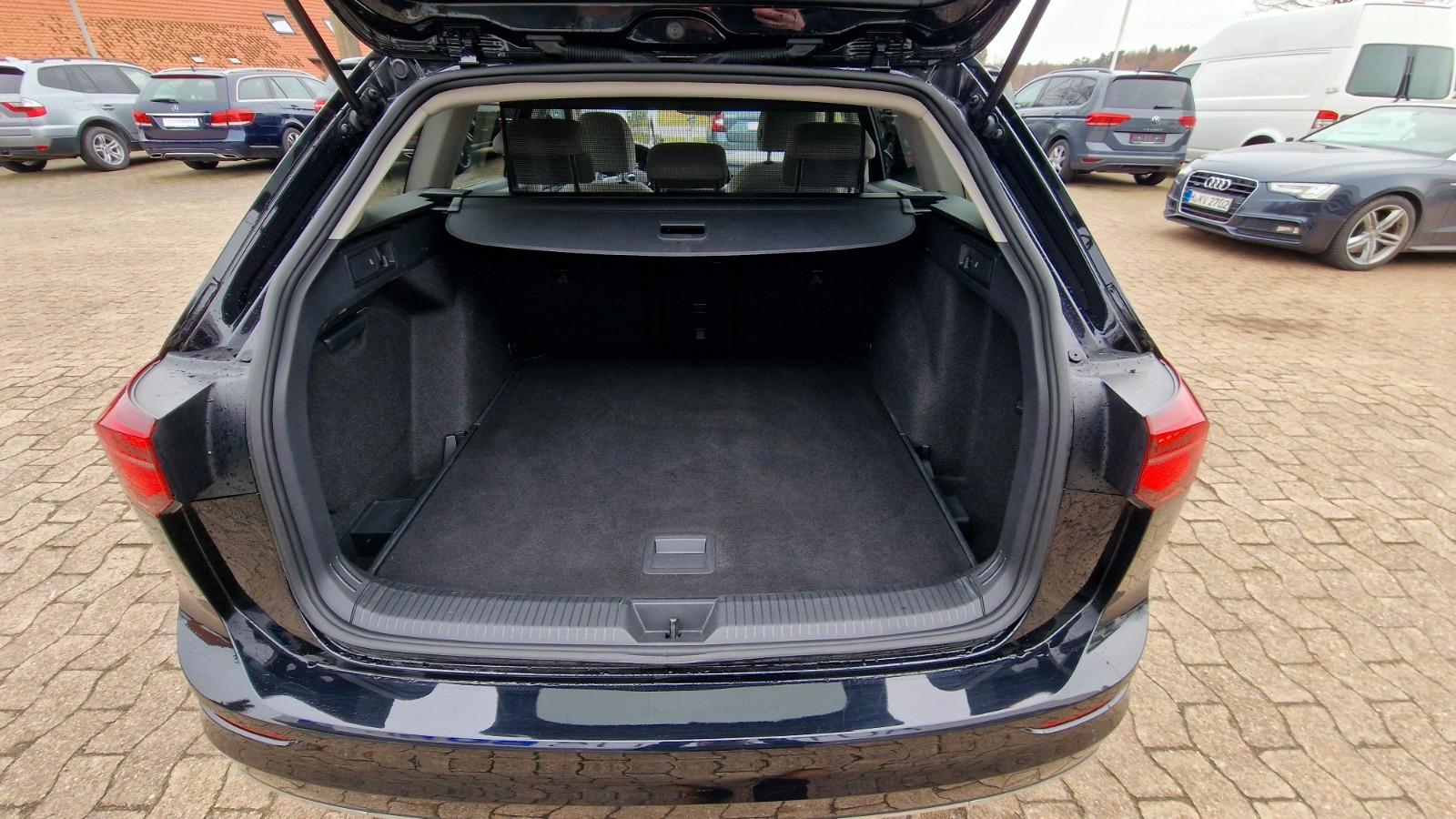 Volkswagen Golf VIII Variant Style, миниатюра 13