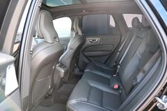 Fahrzeugabbildung Volvo XC60 B5 AWD R-Design*B&W*PANO*22"*Polestar*BLACK