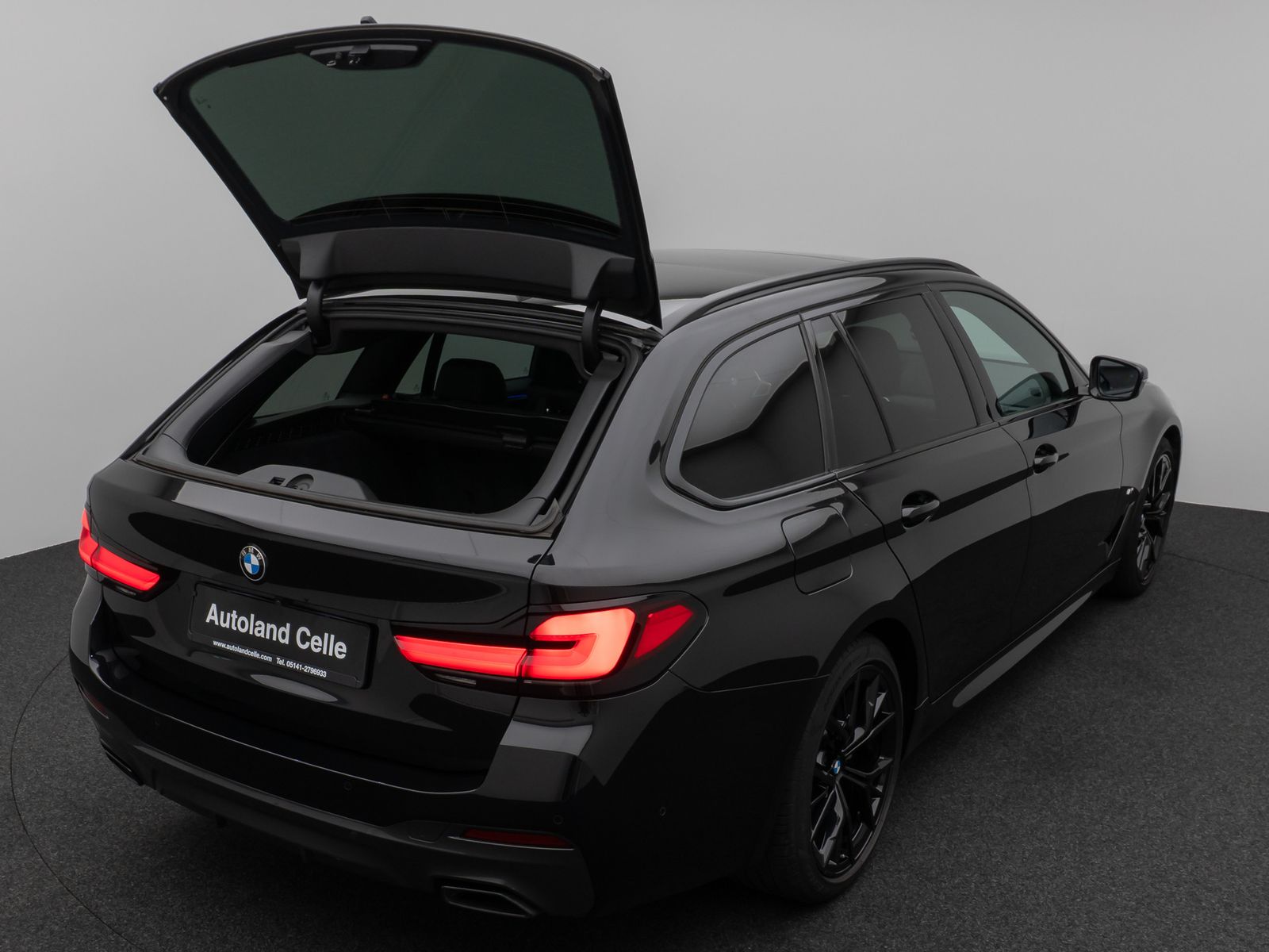 Fahrzeugabbildung BMW 530d M Sport Panorama Kamera Laser HUD DAB HiFi