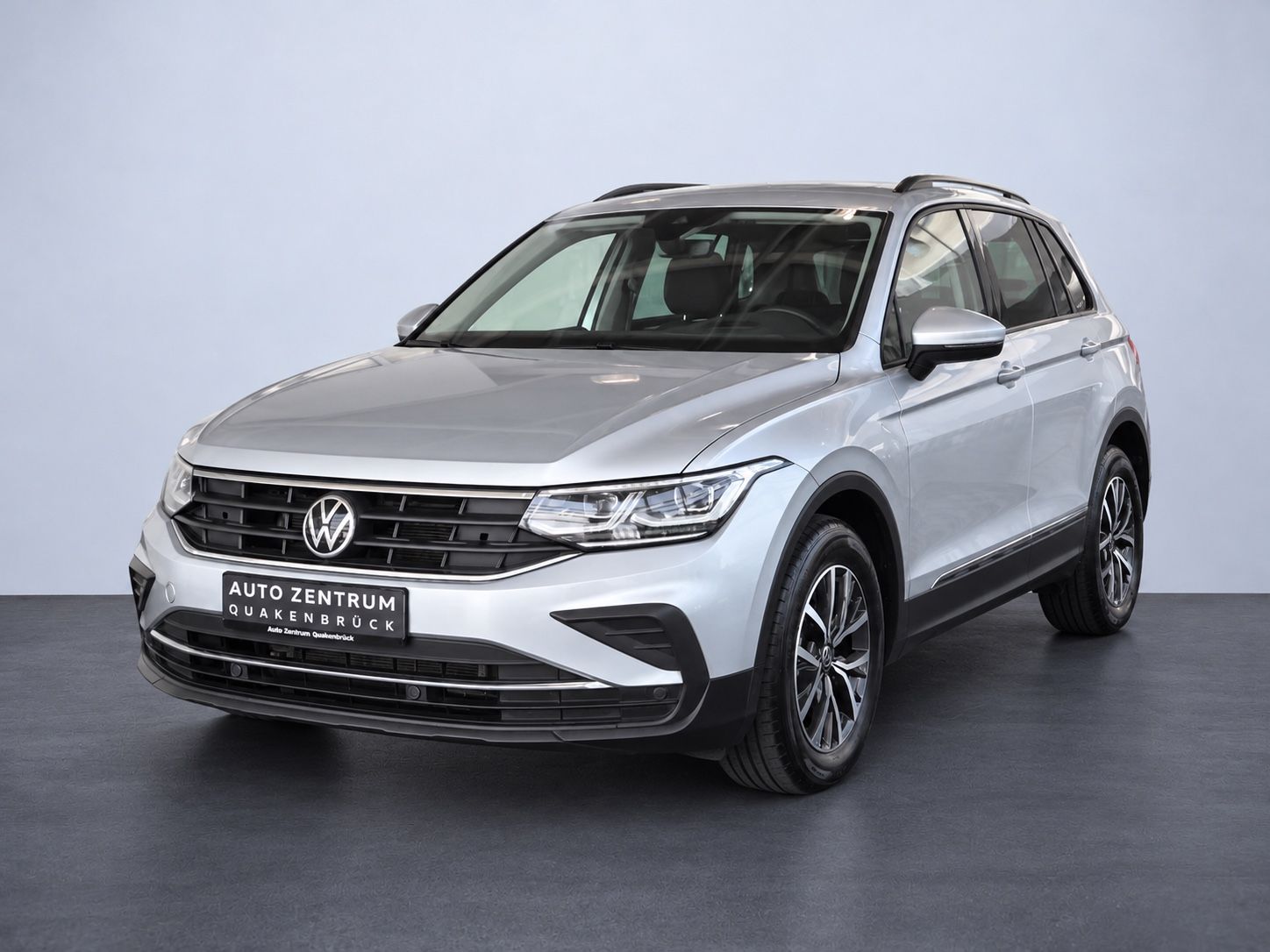 Volkswagen Tiguan 2.0 TDI Life Matrix Navi HUD CarPlay PDC