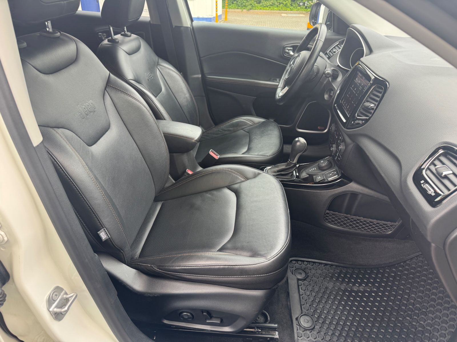 Fahrzeugabbildung Jeep Compass Limited 4WD Leder+Navi+Kamera+ACC