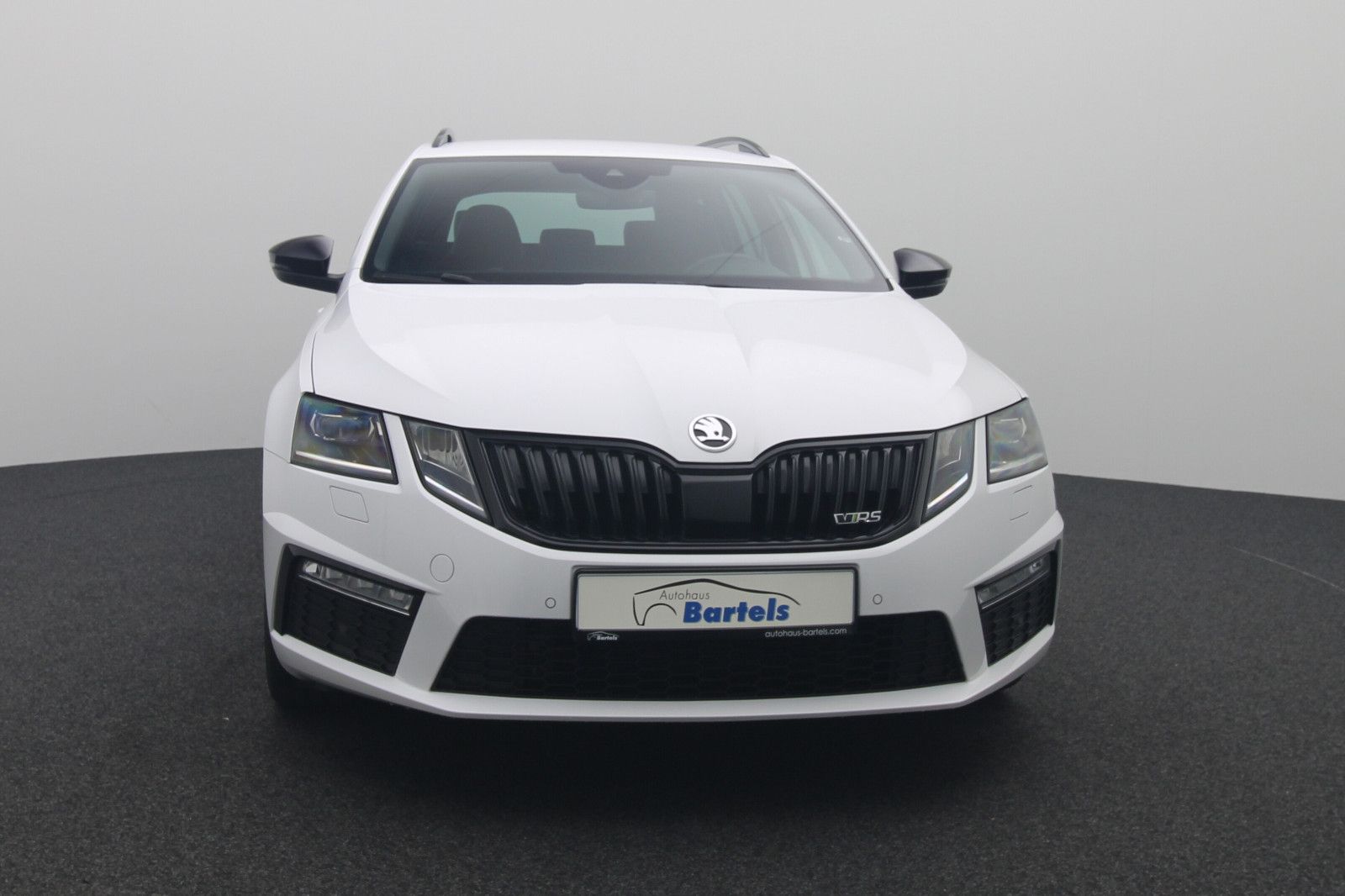 Fahrzeugabbildung SKODA Octavia Combi 2.0 RS60 4x4 1 of 1.959