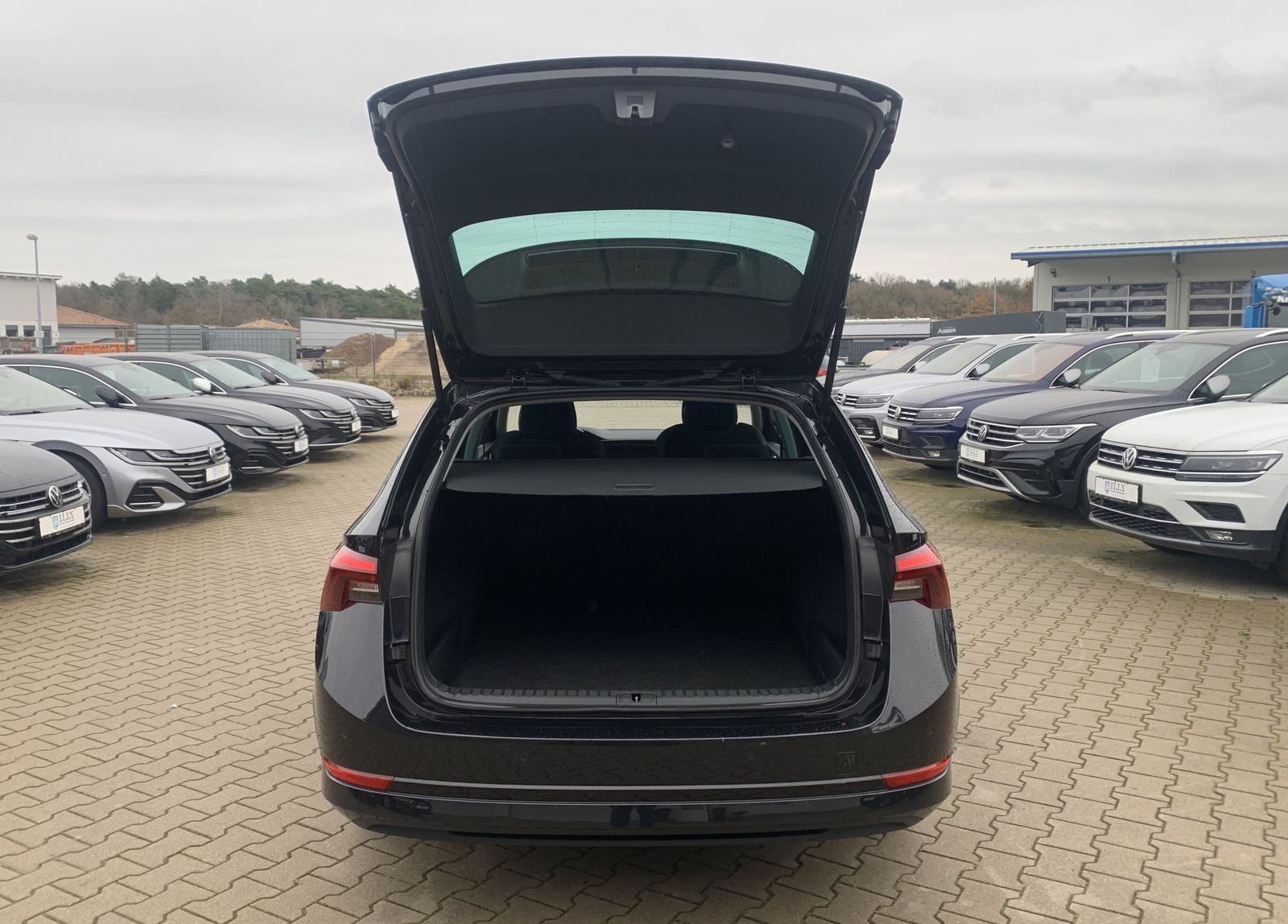 Fahrzeugabbildung SKODA Octavia 2.0 TDI*LED*Navi*SHZ*PDC*Temp*Spur*