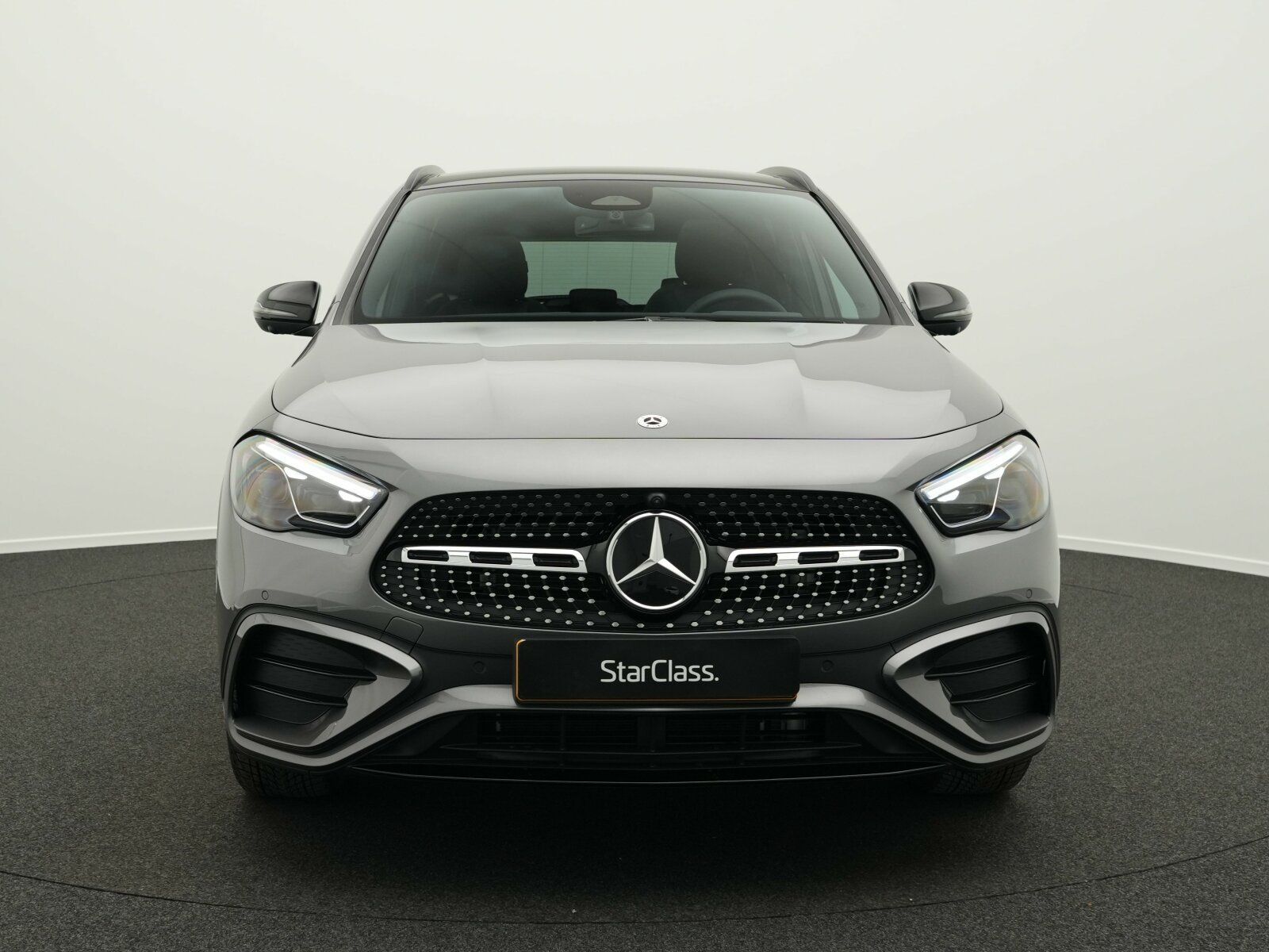 Mercedes-Benz GLA 180 imagem 2