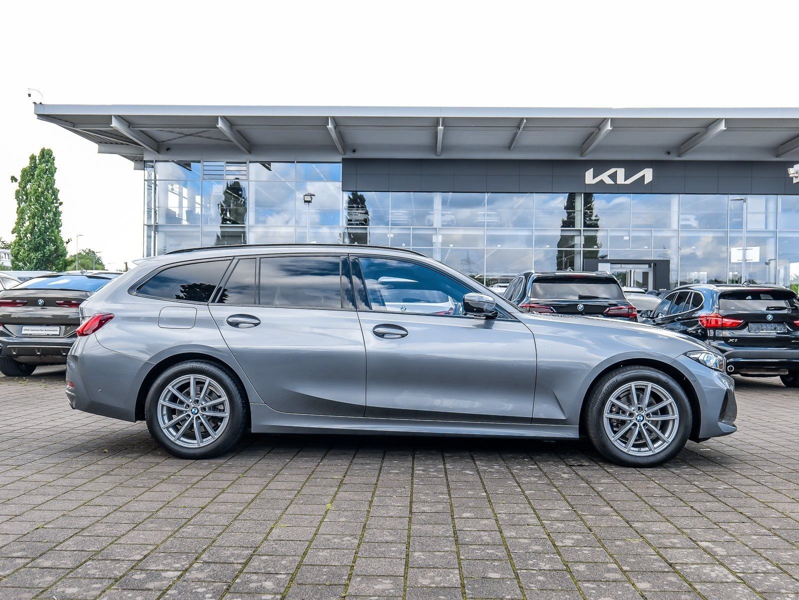 BMW 318i Touring HUD ACC RFK NAVI LED Sound Syst. foto 10