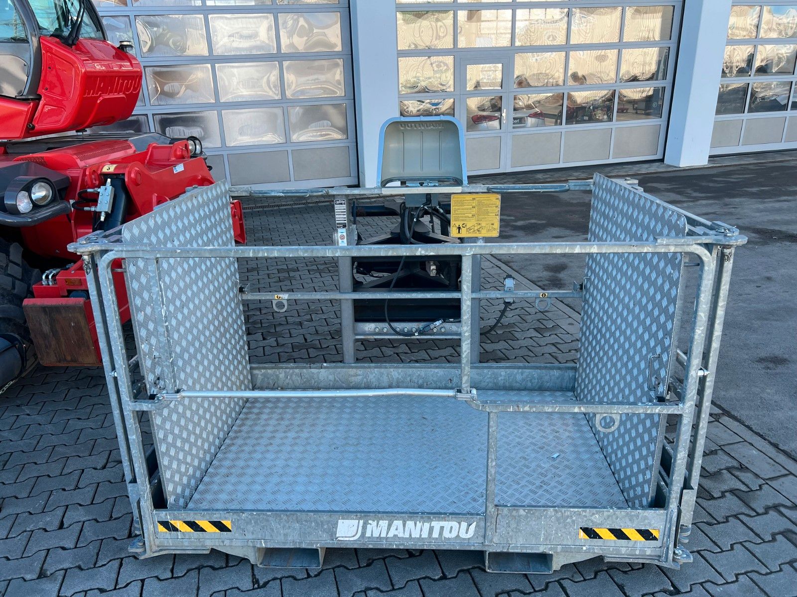 Fahrzeugabbildung Manitou MRT 2550 + / nur 919h! / Funk / Korb / Winde