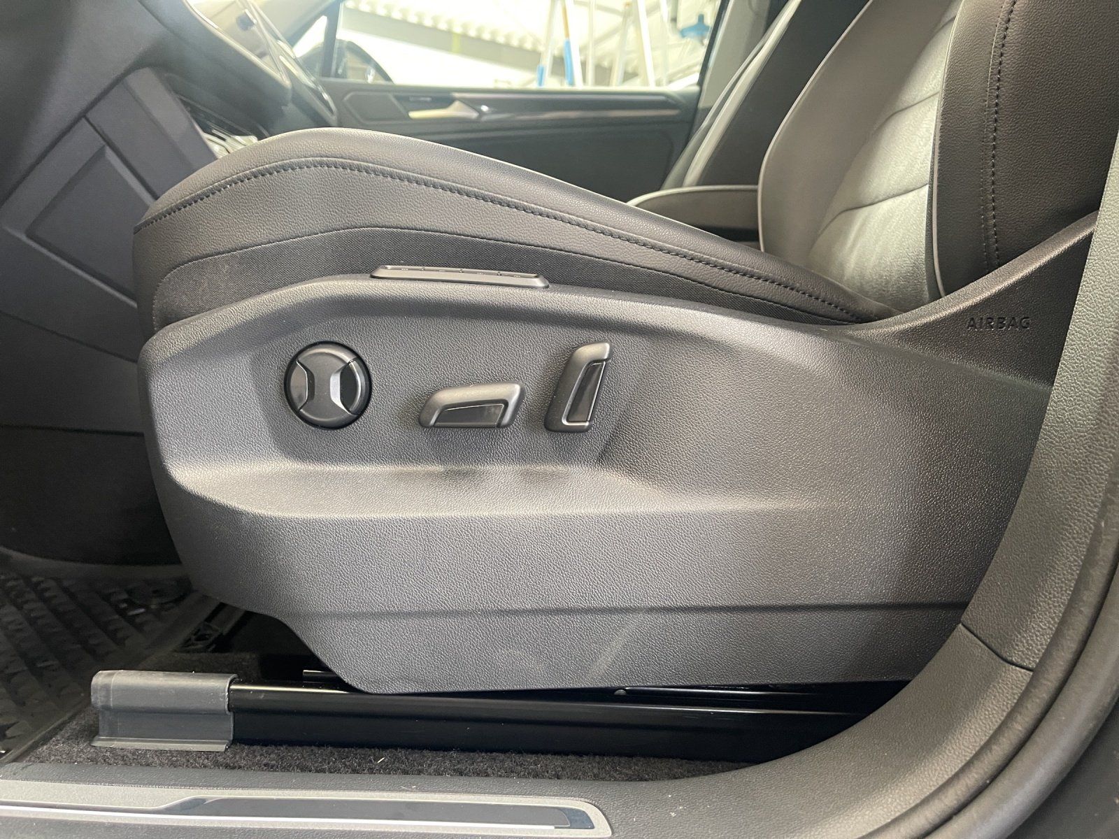 Volkswagen Tiguan - Bild 11
