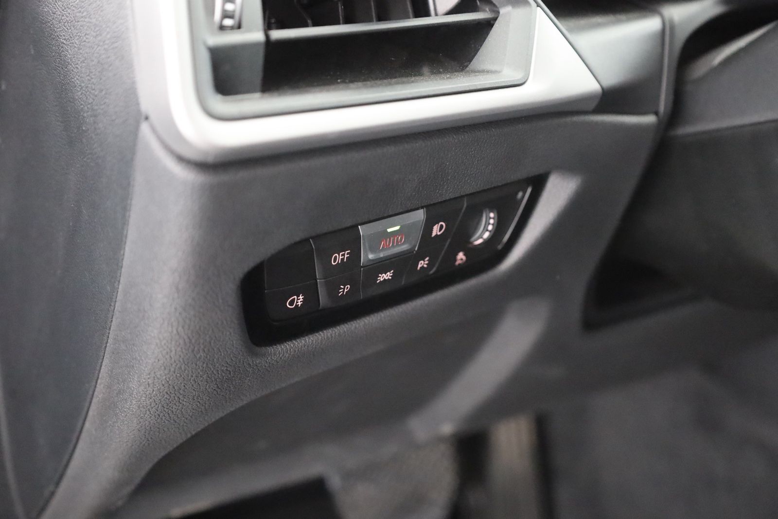 BMW 318i Touring LED Navi Kamera el. Heckklappe DAB foto 21