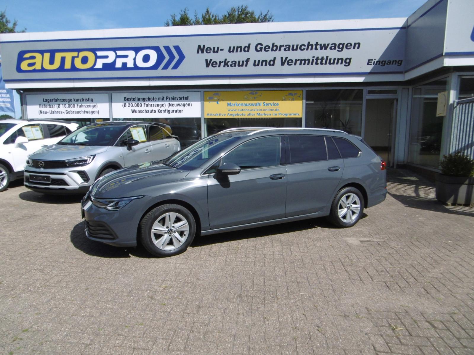 Volkswagen Golf VIII Variant Life DSG LED NAV AHK Kamera