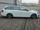 Skoda Octavia Combi RS 245*PANO*KESSY*ACC*CANTON*AHK* - Skoda Octavia mit Benzin-Antrieb: Combi