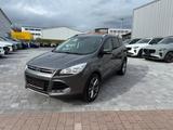 Ford KUGA TITANIUM+1.HAND+UNFALLFREI+BLIS+PANO+8FACH - gebrauchte Ford Kuga aus dem Jahr 2013