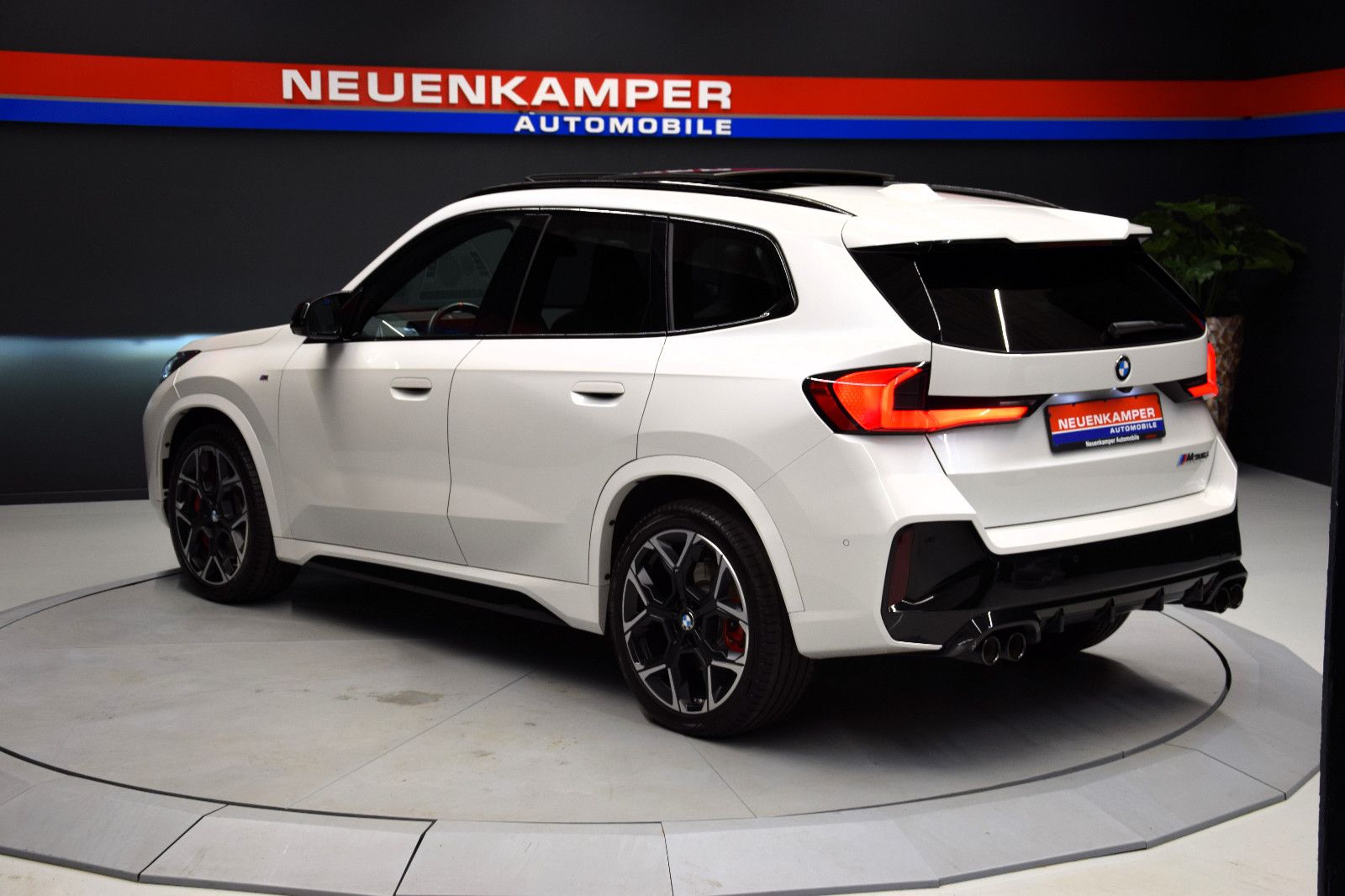Fahrzeugabbildung BMW X1 M35i xDrive M-Sport-Pro Pano Memory 20" HuD